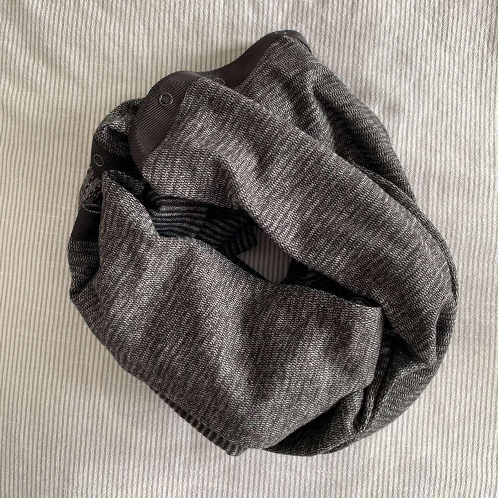 Lululemon Heathered Check Pique Vinyasa Scarf - Picture 2 of 7